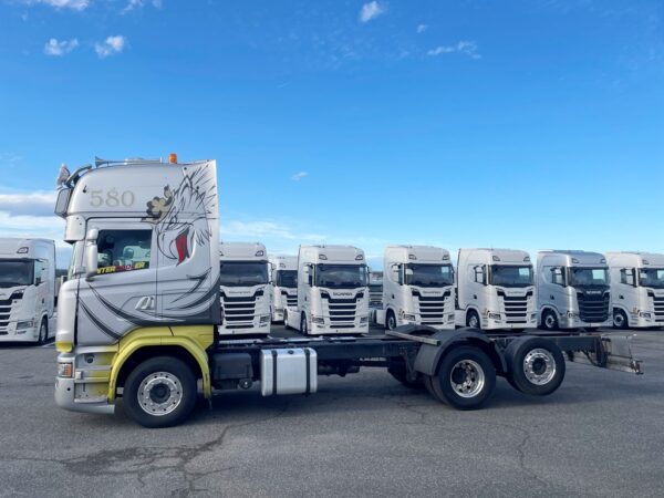 SCANIA R580 - 6x2 - 2015 – Image 7
