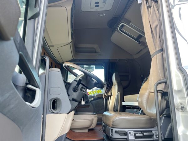 SCANIA R580 - 6x2 - 2015 – Image 8