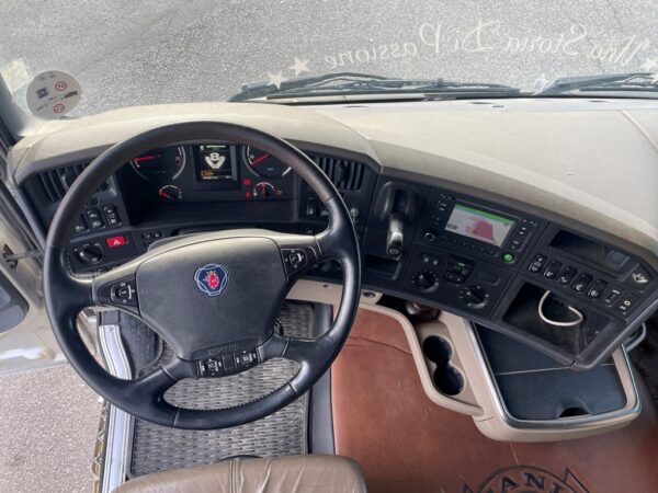 SCANIA R580 - 6x2 - 2015 – Image 9