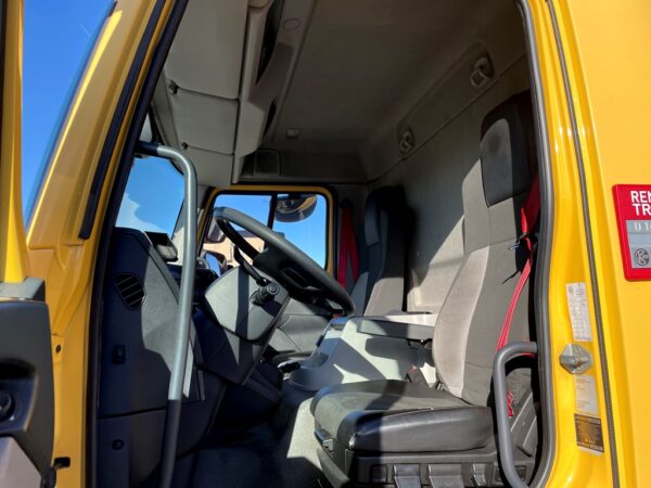 RENAULT D14 - Fourgon + Hayon - 2016 – Image 9
