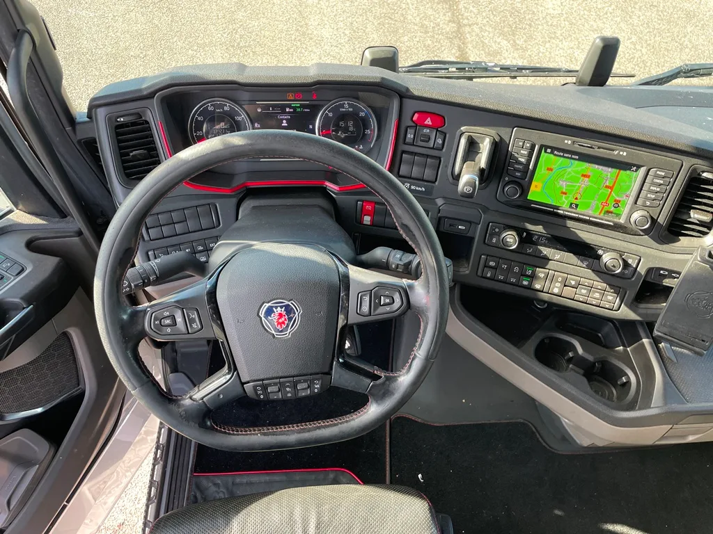 SCANIA S660 + PEZZAIOLI - 3 étages - 2 compartiments - 2023 – Image 17