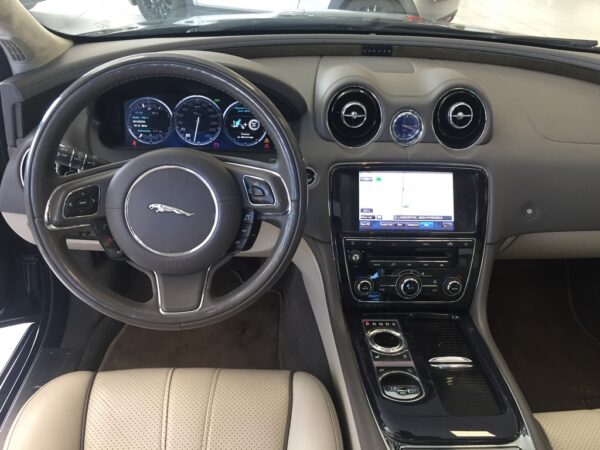 JAGUAR XJ 3.0D 275CH V6 PORTFOLIO BVA6 - 2011 – Image 8