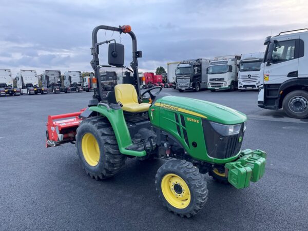 Micro Tracteur JOHN DEERE 3038E + Roto Cultivateur MURATORI - 12/2018 – Image 3