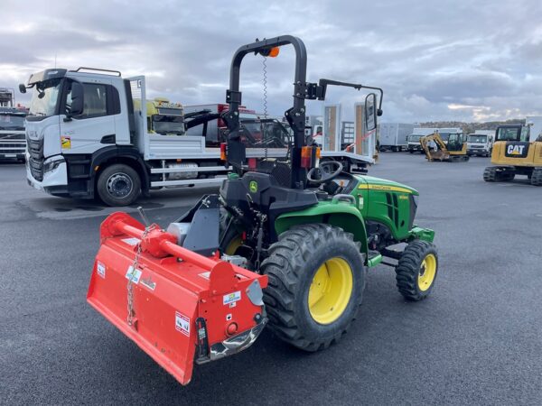 Micro Tracteur JOHN DEERE 3038E + Roto Cultivateur MURATORI - 12/2018 – Image 5