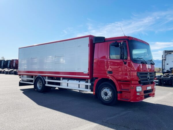 MERCEDES ACTROS 1841 - Bétaillère HARMAND - 2006 – Image 2