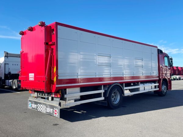 MERCEDES ACTROS 1841 - Bétaillère HARMAND - 2006 – Image 3