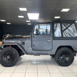 TOYOTA BJ40 LAND CRUISER