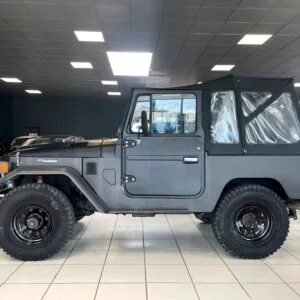 TOYOTA BJ40 LAND CRUISER