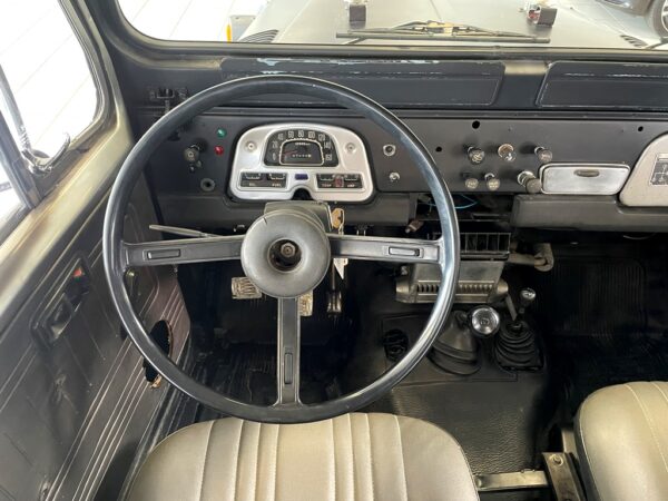 TOYOTA BJ40 LAND CRUISER – Image 9