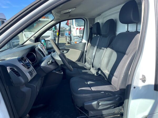 RENAULT TRAFIC FG III (F82) L1H1 1300 1.6 DCI 125CH GRAND CONFORT - 2018 – Image 9