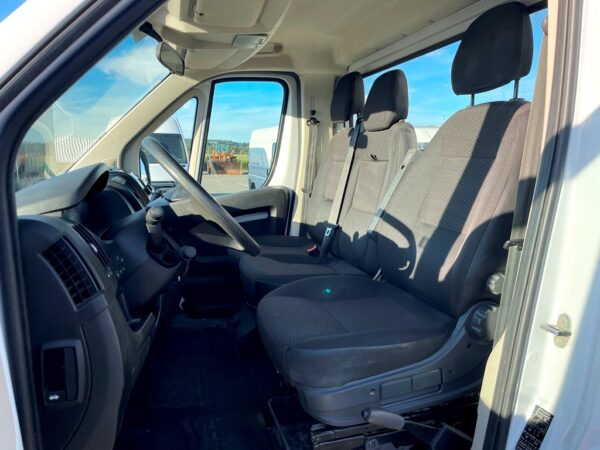 PEUGEOT BOXER II (3) BLUEHDI 140CH S&S BVM6 - BENNE - 2024 – Image 9
