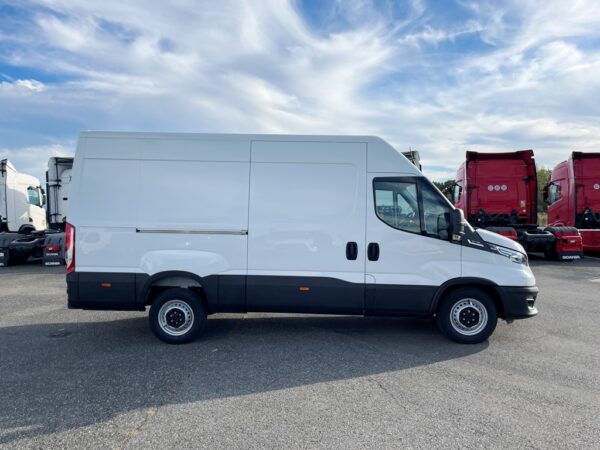 IVECO DAILY FG III 35S14 2.3 HPi 136CH HI-MATIC - 2023 – Image 4