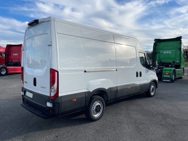 IVECO DAILY FG III 35S14 2.3 HPi 136CH HI-MATIC - 2023 – Image 5