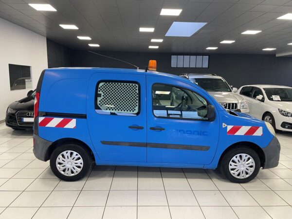 RENAULT KANGOO EXPRESS II (F61) 1.5 DCI 70CH CONFORT - 2010 – Image 4