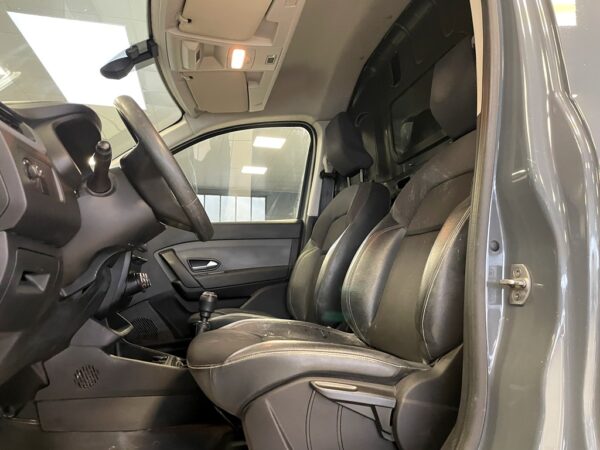 RENAULT EXPRESS VAN 1.5 BLUE DCI 95CH CONFORT - 2021 – Image 8