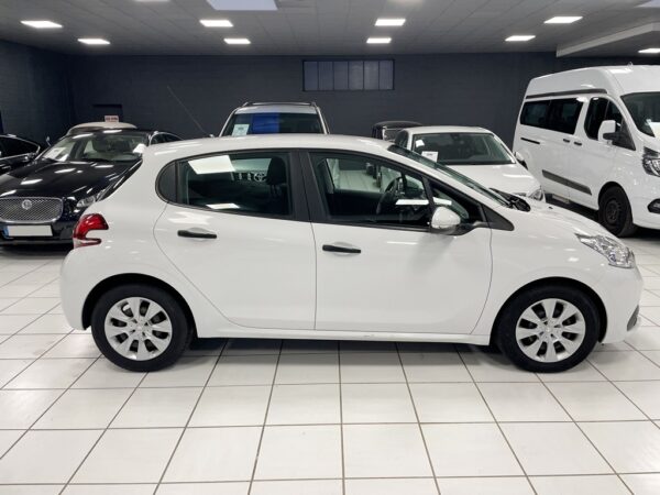 PEUGEOT 208 AFFAIRE 1.6 BLUEHDI 75CH PREMIUM - 2018 – Image 5