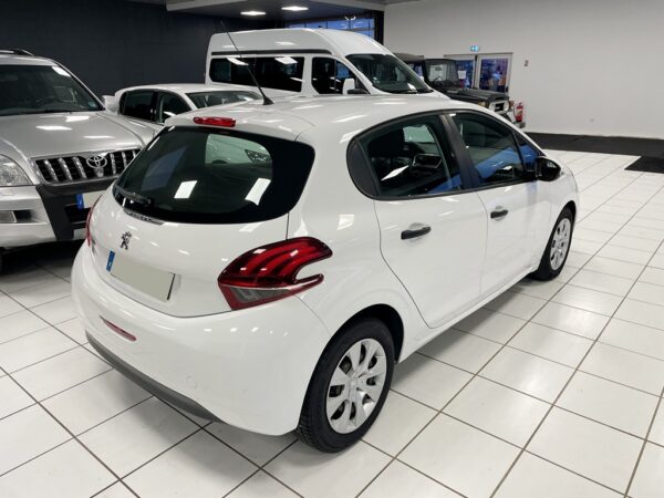 PEUGEOT 208 AFFAIRE 1.6 BLUEHDI 75CH PREMIUM - 2018 – Image 6