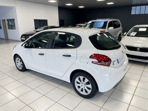 PEUGEOT 208 AFFAIRE 1.6 BLUEHDI 75CH PREMIUM - 2018 – Image 7