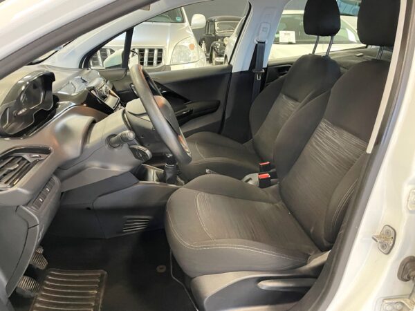 PEUGEOT 208 AFFAIRE 1.6 BLUEHDI 75CH PREMIUM - 2018 – Image 8