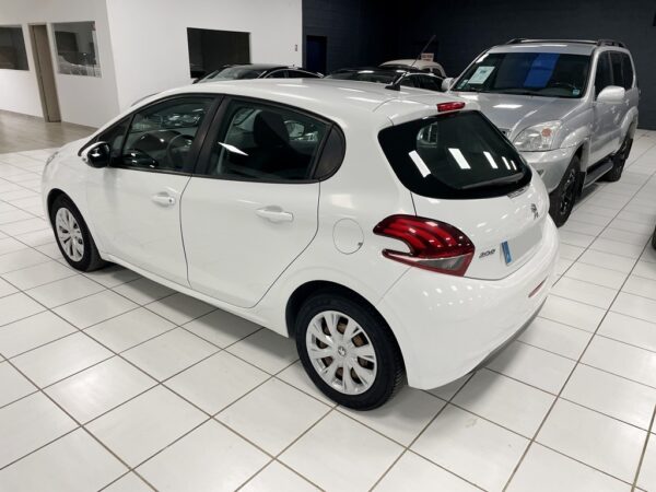 PEUGEOT 208 AFFAIRE 1.6 BLUEHDI 75CH PACK CLIM NAV - 2016 – Image 7