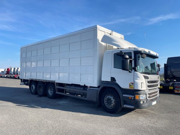 SCANIA P410 - 8x4 - 3 étages GUITTON - 2016 – Image 2