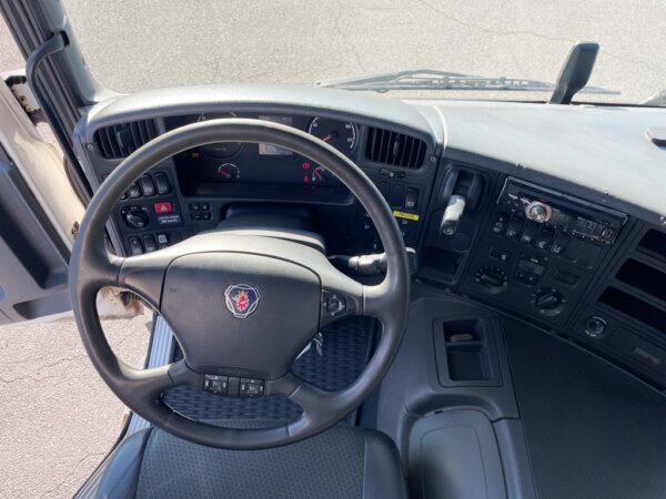 SCANIA P410 - 8x4 - 3 étages GUITTON - 2016 – Image 10