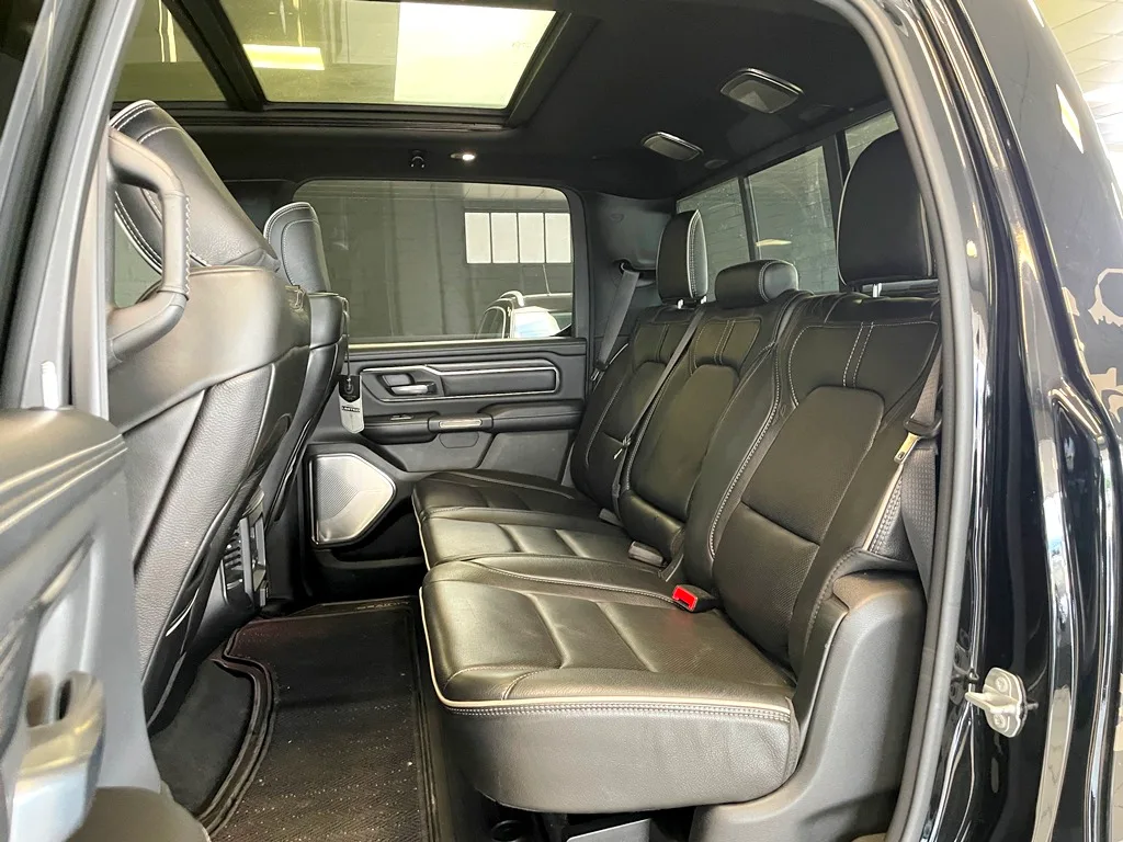 DODGE RAM 1500 5.7 V8 396CH HEMI CREW CAB - 2020 – Image 11