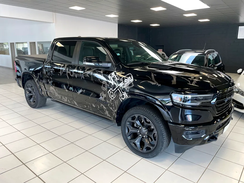 DODGE RAM 1500 5.7 V8 396CH HEMI CREW CAB - 2020 – Image 4
