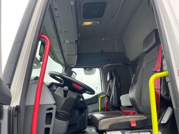 RENAULT - T460 - 2018 – Image 8