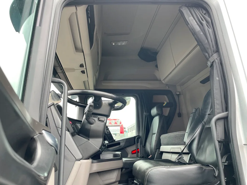 SCANIA S590 - bétaillère 3 étages indépendants PEZZAIOLI - 2022 – Image 14