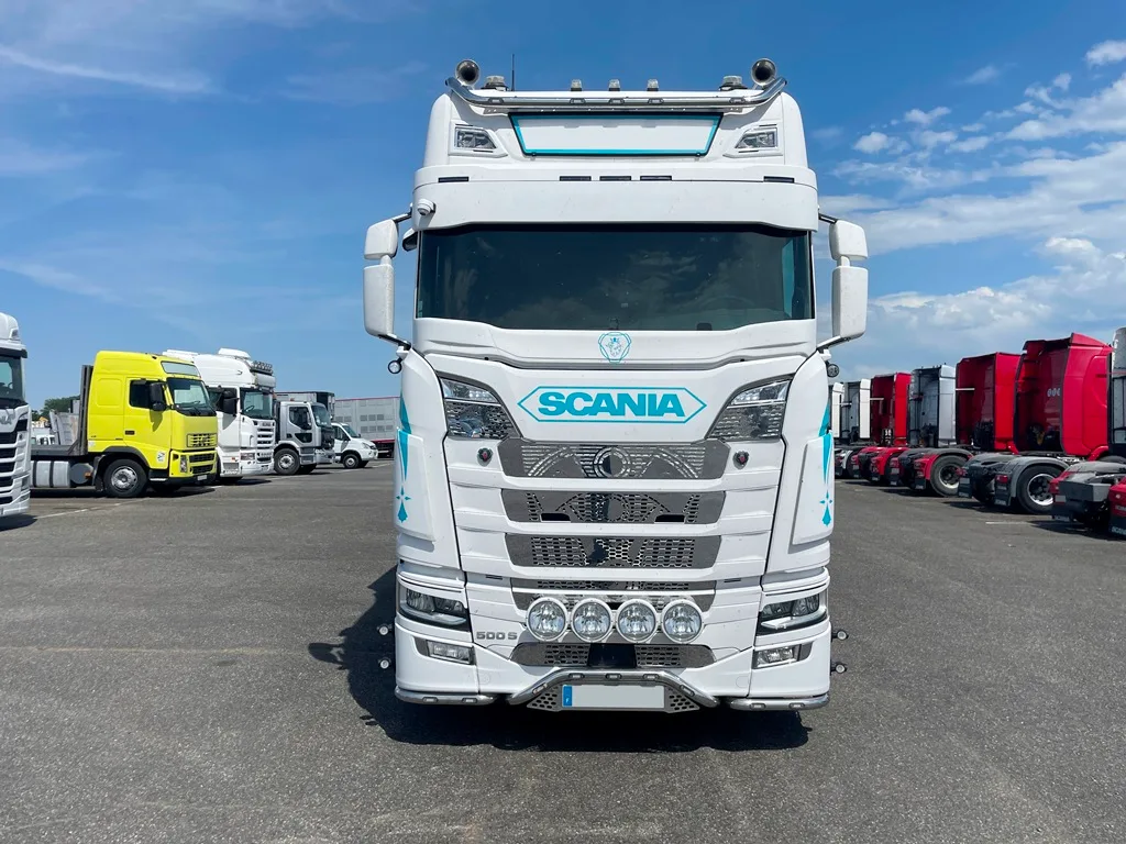 SCANIA S500 - 8x2 - Bétaillère PEZZAIOLI - 3 étages indépendants - 2 compartiments - 2022 – Image 2