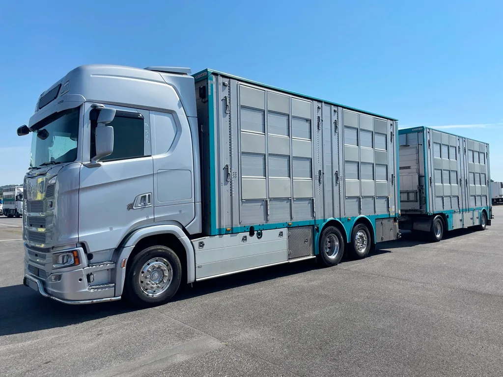 SCANIA S540 + PEZZAIOLI - 3 étages - 2 compartiments - 2022
