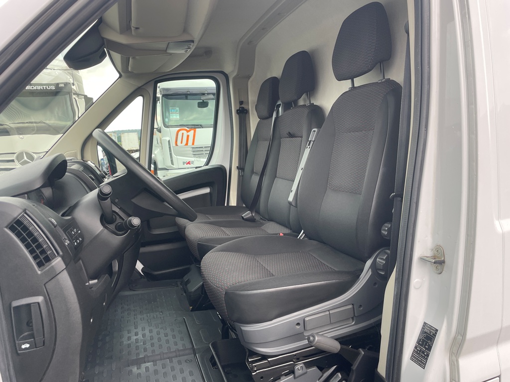 PEUGEOT BOXER FG 330 L2H2 2.2 BLUEHDI S&S 140CH ASPHALT - 2022 – Image 11