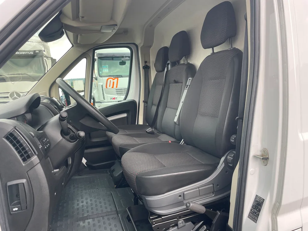 PEUGEOT BOXER FG 330 L2H2 2.2 BLUEHDI S&S 140CH ASPHALT - 2022 – Image 11