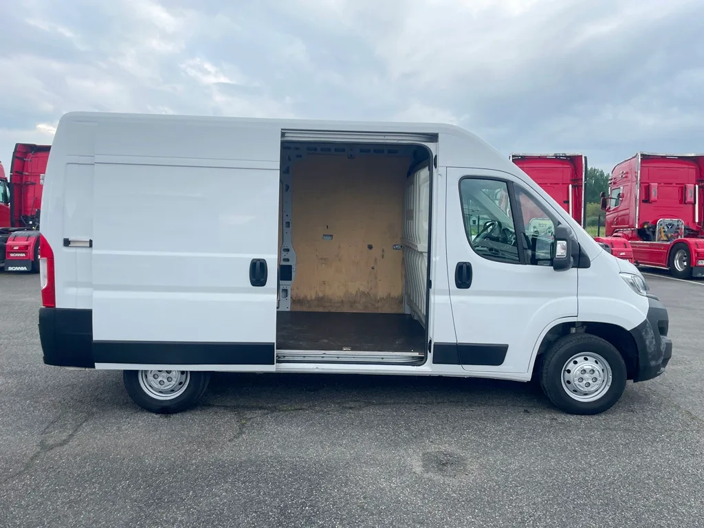 PEUGEOT BOXER FG 330 L2H2 2.2 BLUEHDI S&S 140CH ASPHALT - 2022 – Image 9