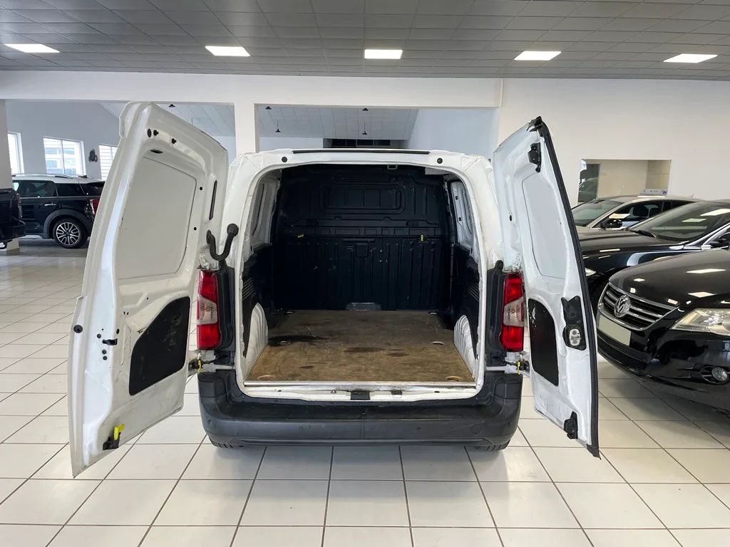 PEUGEOT PARTNER STANDARD 650 KG BLUEHDI 100CH S&S BVM5 PREMIUM – 2020 – Image 12