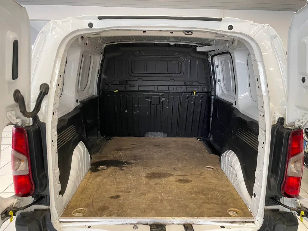 PEUGEOT PARTNER STANDARD 650 KG BLUEHDI 100CH S&S BVM5 PREMIUM – 2020 – Image 13