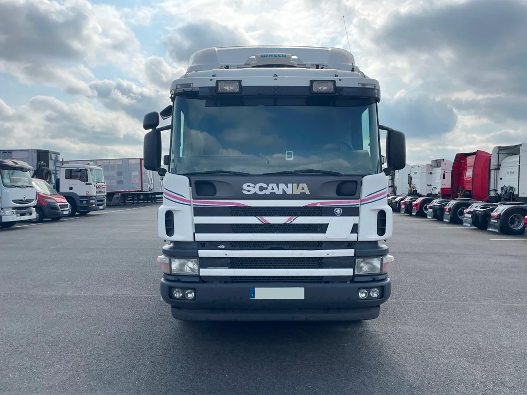 SCANIA P94 230 - Bétaillère GUITTON - 2004 – Image 2