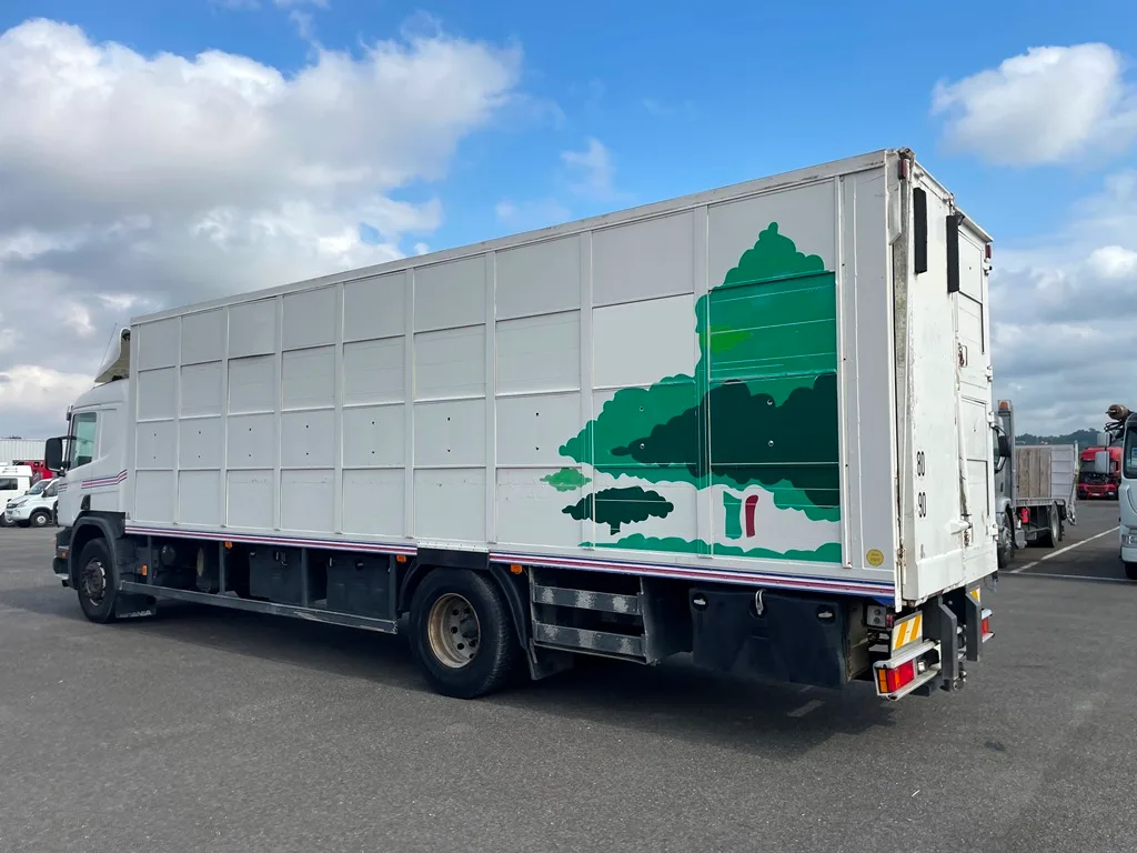 SCANIA P94 230 - Bétaillère GUITTON - 2004 – Image 6