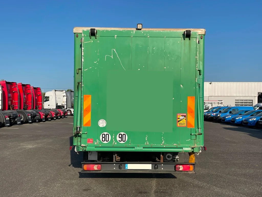 RENAULT MIDLUM 220 - Bétaillère CAPELLI - 2006 – Image 6