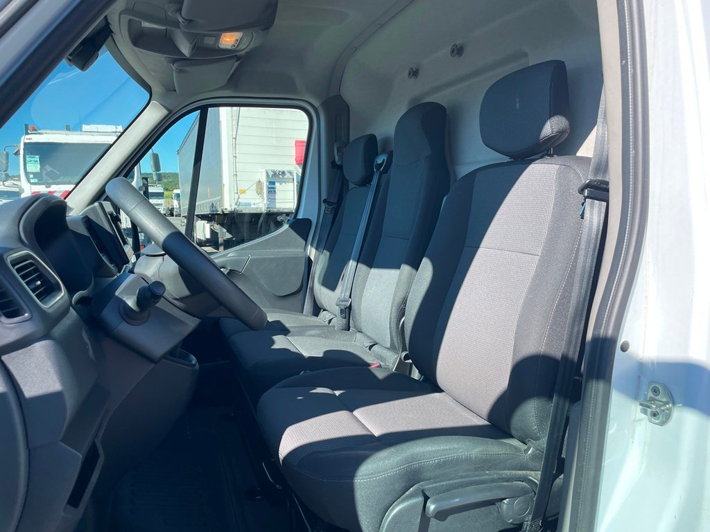RENAULT MASTER FG F3300 L2H2 2.3 BLUE DCI 150CH CONFORT EURO6 - 2022 – Image 12